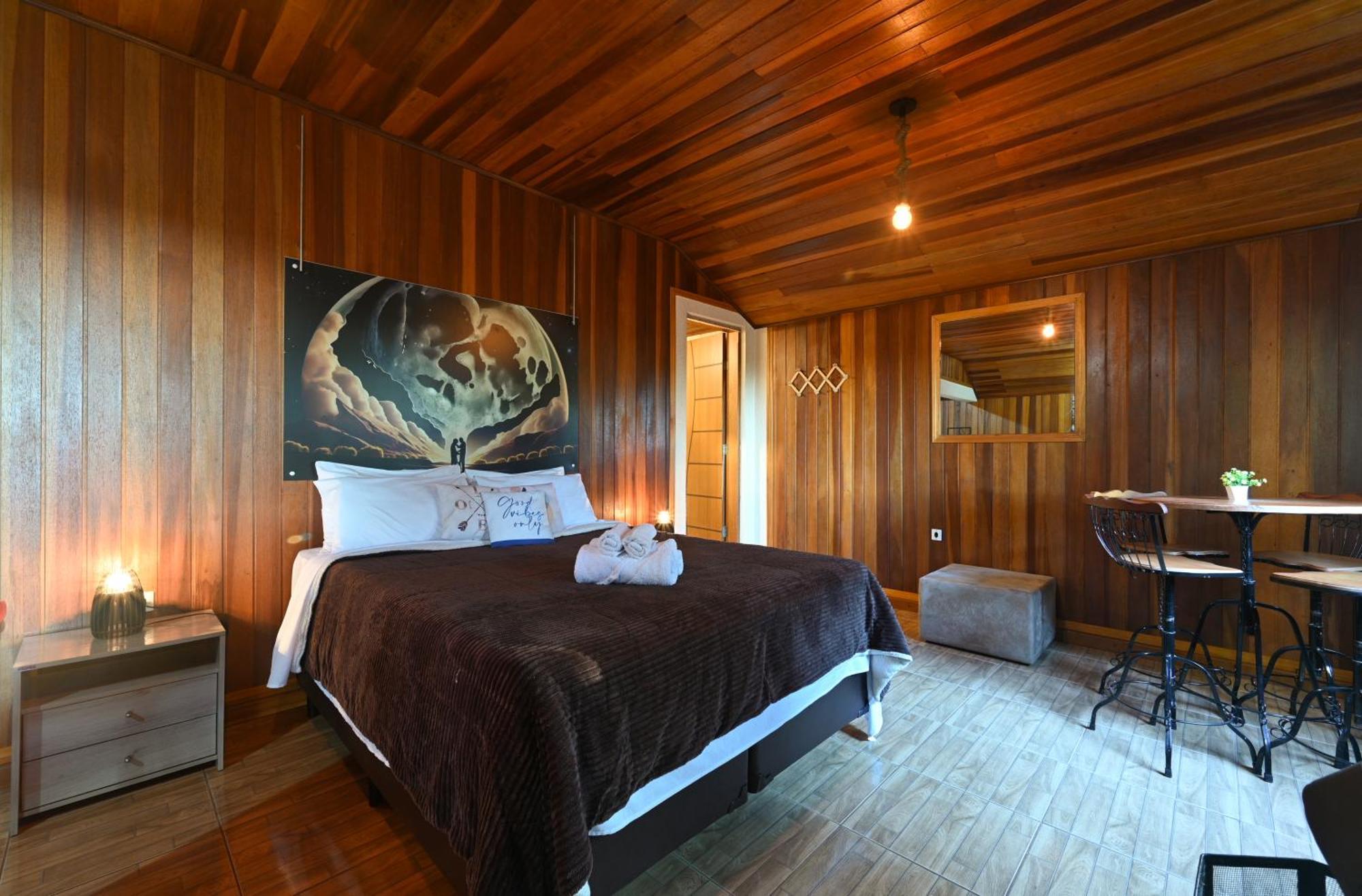 Lodge Recanto Lira 1 E 3 *
